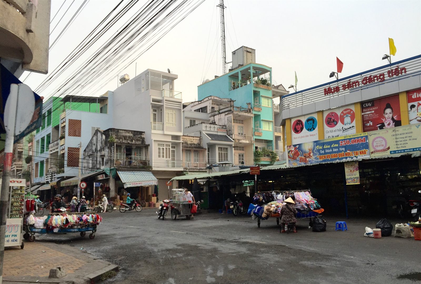 Khu Thương Mại & Chợ Truyền Thống Trung An