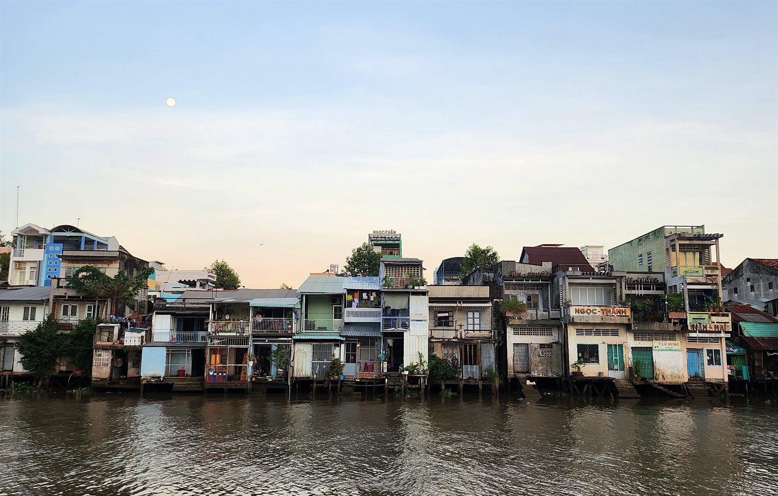 Khu Di Tích Chợ Cũ Bên Dòng Bảo Định