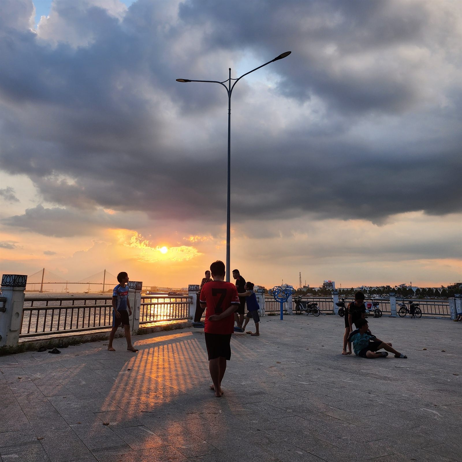 Công viên bờ cù lao Tân Long