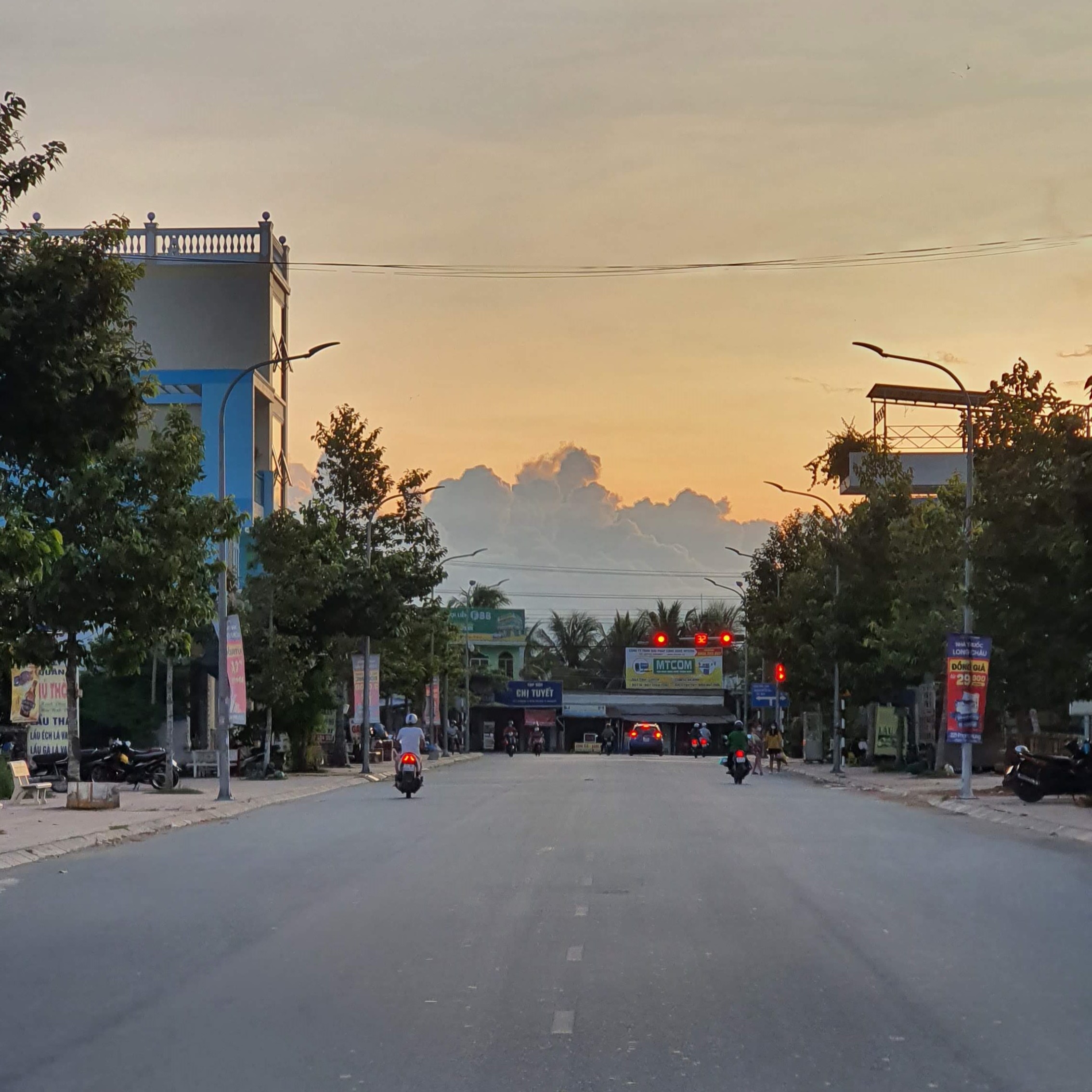 Khu Thương Mại & Chợ Truyền Thống Trung An - 1