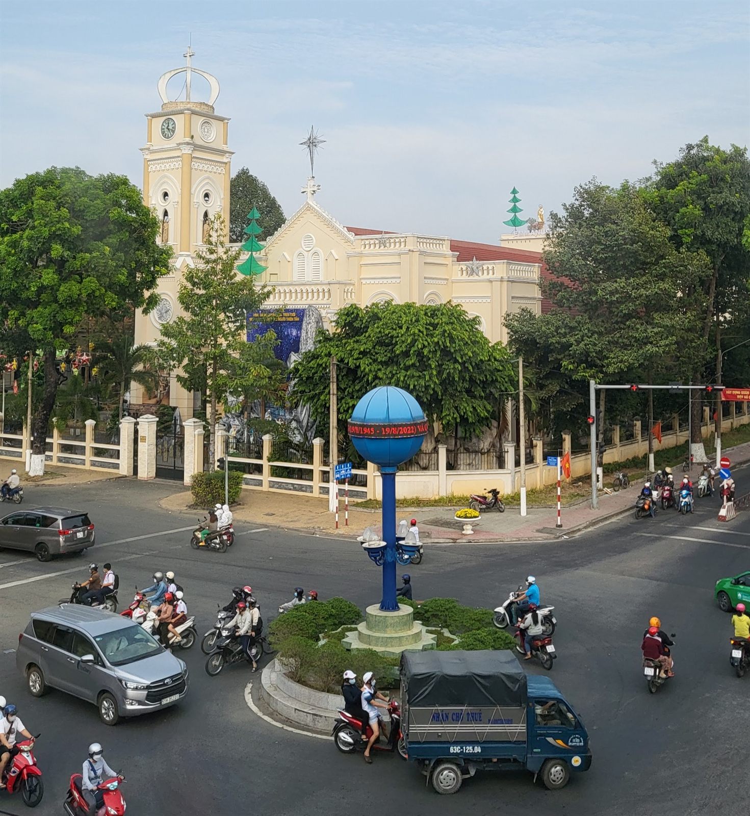 Nhà Thờ Chánh Tòa Mỹ Tho (Kiến Trúc Roman - Phục Hưng 1910)