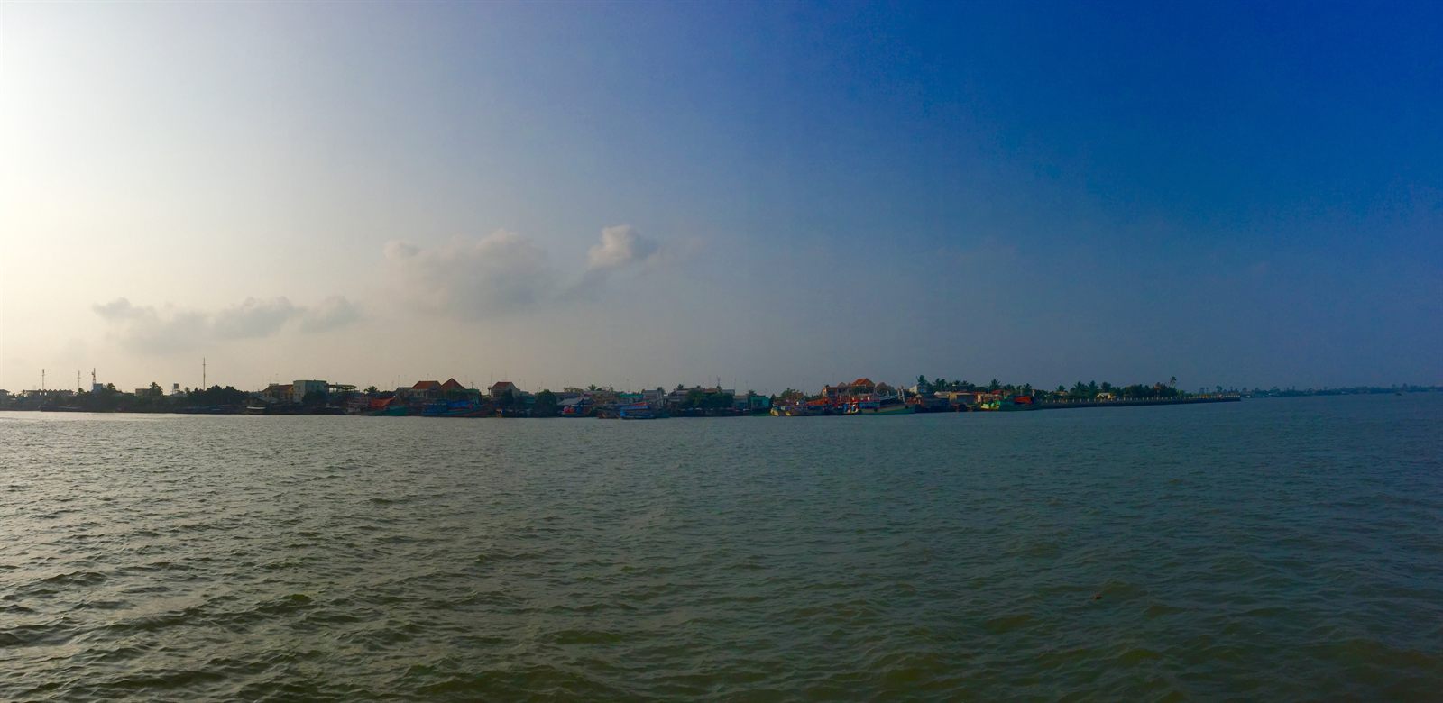 Khách Sạn Lạc Hồng (View Sông Tiền & Công Viên Lạc Hồng)